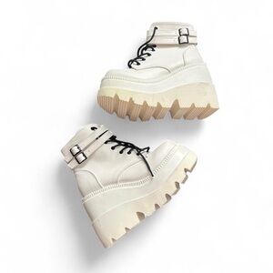 Demonia Shaker 52 white/cream platform boots
